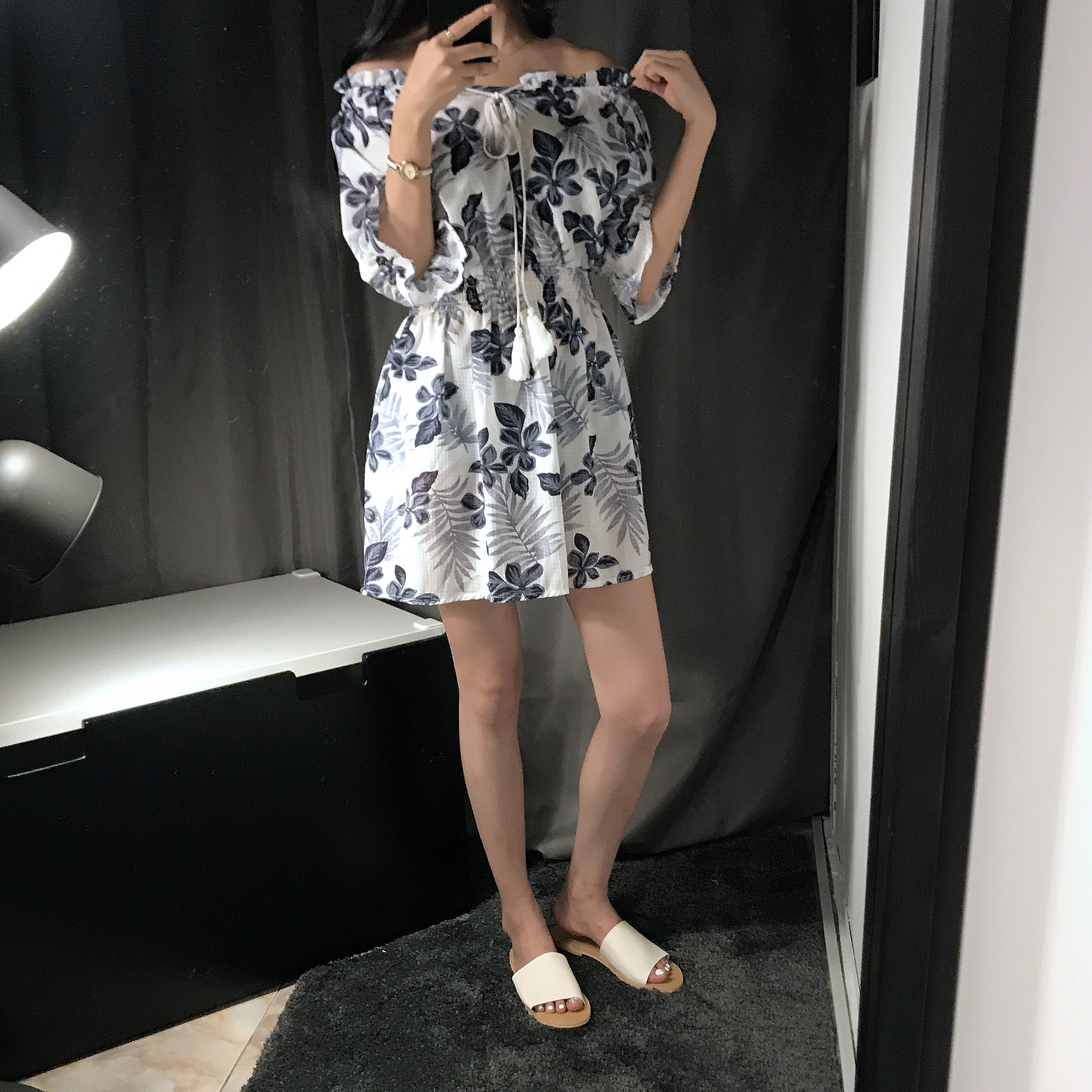 Autumn barbie chilly fashion female foliage glamor