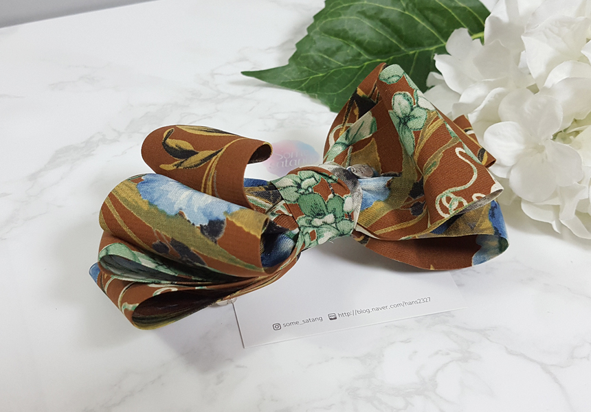 Big Volume Ribbon Pin 2color Romantic style Point 