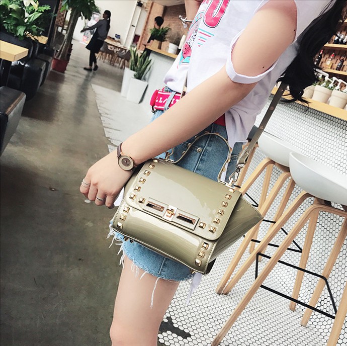 New Stud Mini-Cross Back Women's 20s Casual Bag