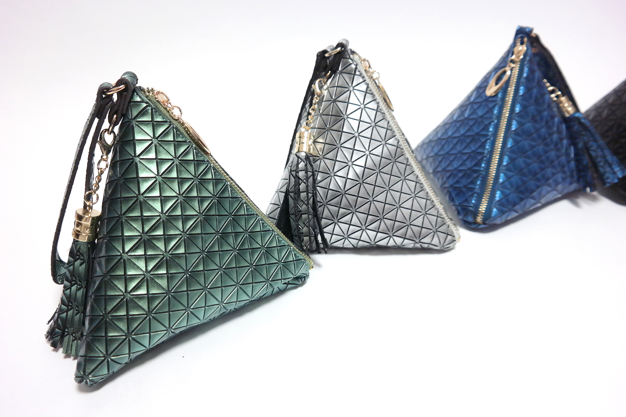 Newly shining bling bling triangular pouch in holi