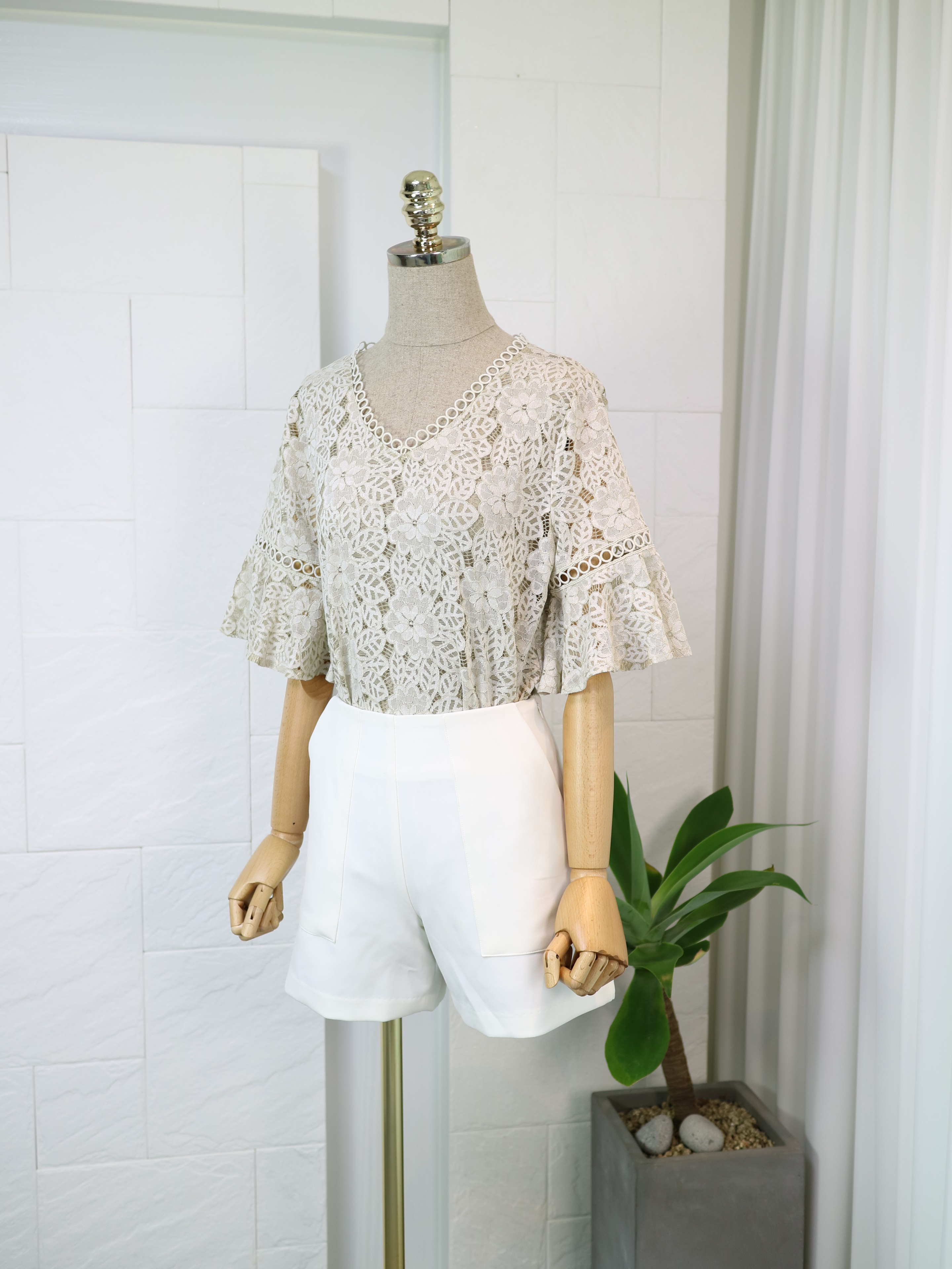 NEW FASHION LADY GIRL Blouse Circle lace blouse