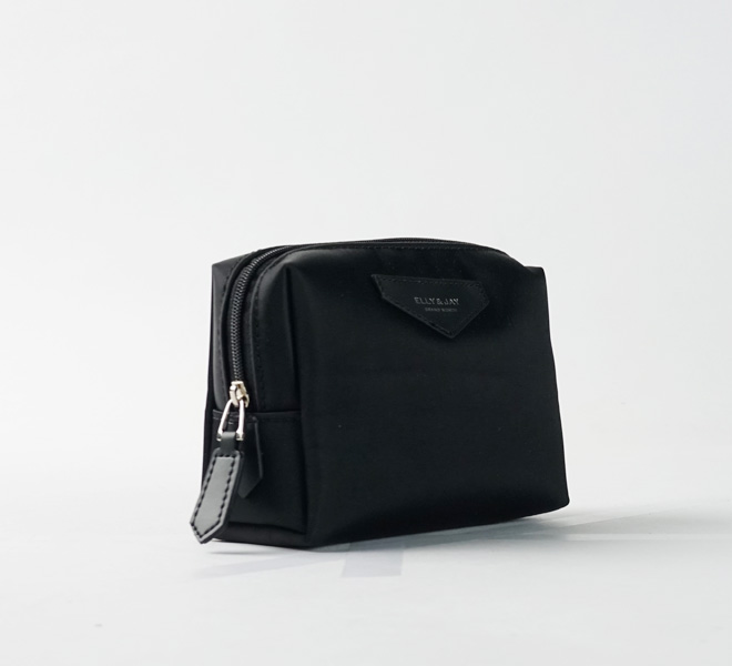 NEW TRAVEL STORAGE ORGANISER When traveling or eve