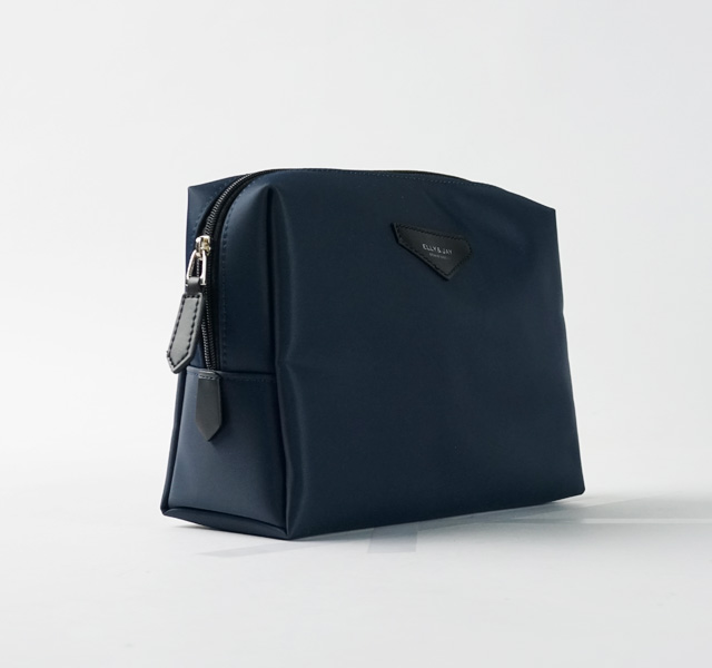 NEW TRAVEL STORAGE ORGANISER When traveling or eve