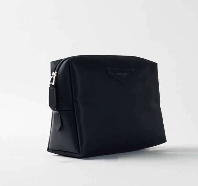 NEW TRAVEL STORAGE ORGANISER When traveling or eve
