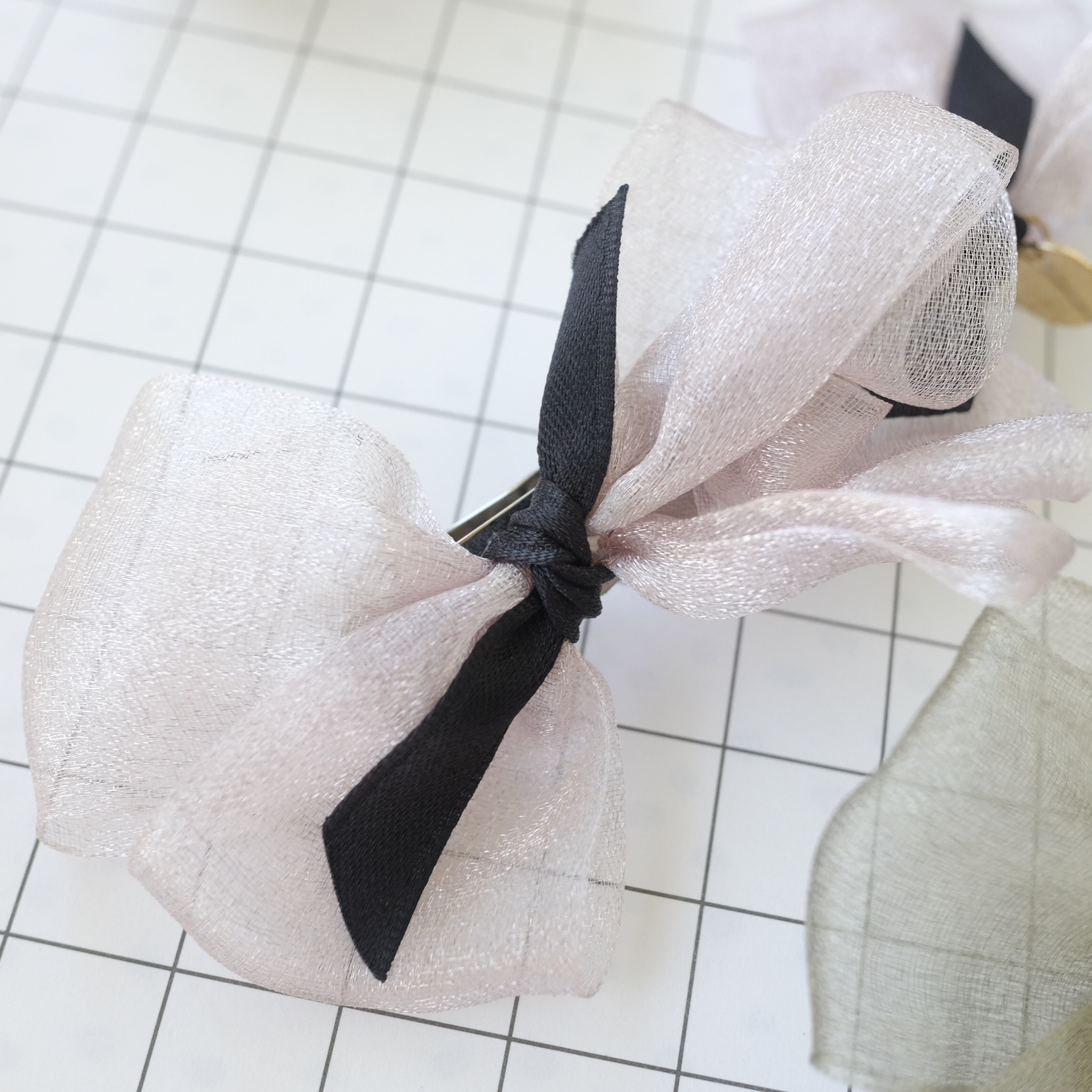 NEW HAIR CLIP HOOP 3-color feminine ribbon pin to 