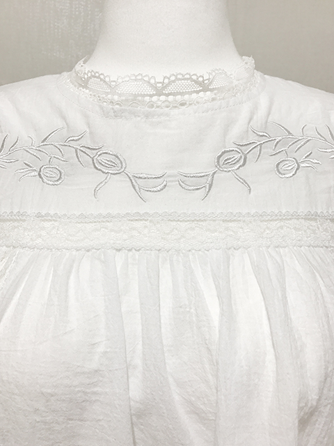 Luxury Embroidered Lace Blouse White Black Feminin