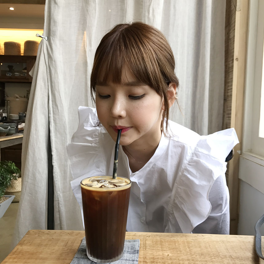 NEW FASHION LADY GIRL Blouse White frilly blouse