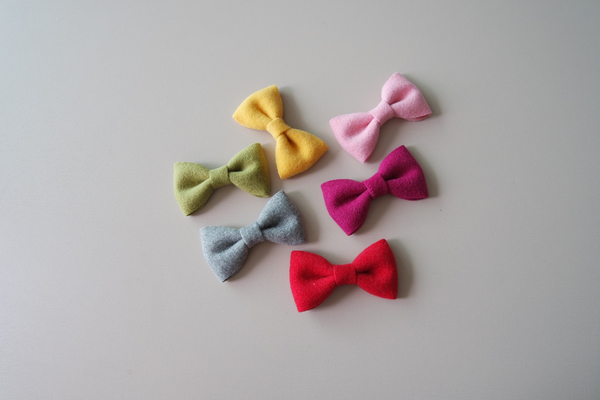 Ribbon Village Basic Bow, Brushed Wool Balic Cockt