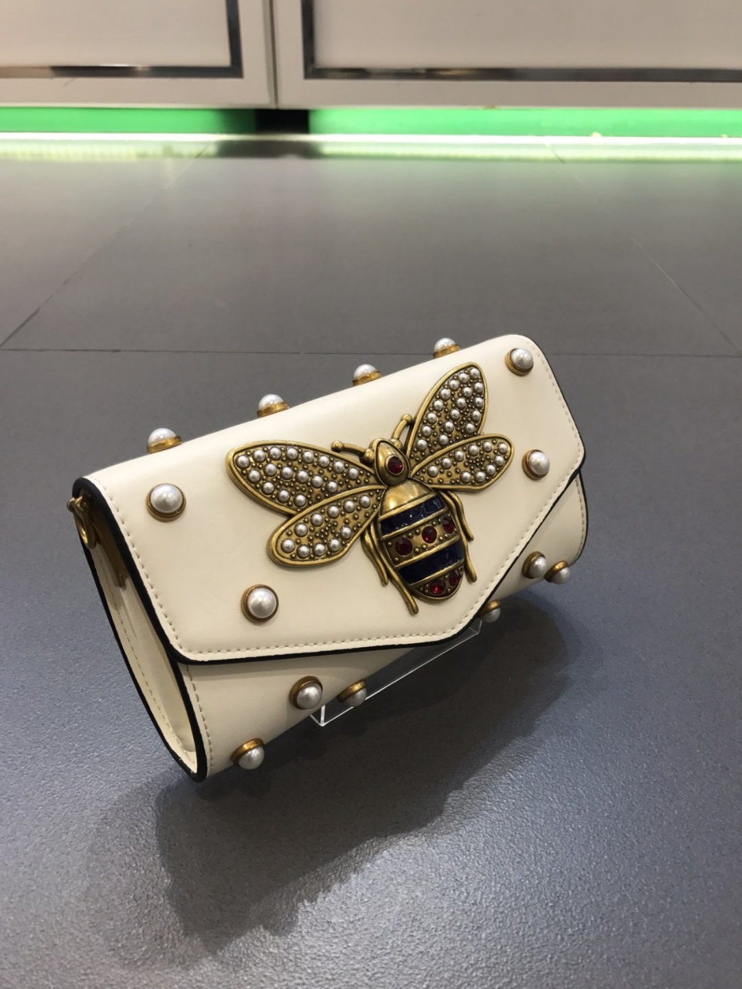 New Natural Cowhide Bucks Cross Clutch Mini Back S