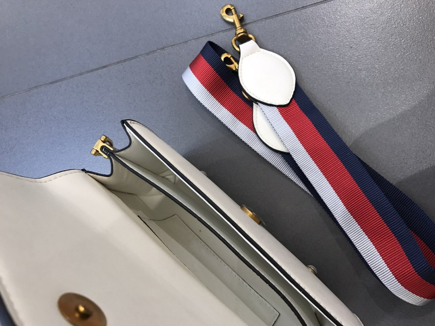 New Natural Cowhide Bucks Cross Clutch Mini Back S