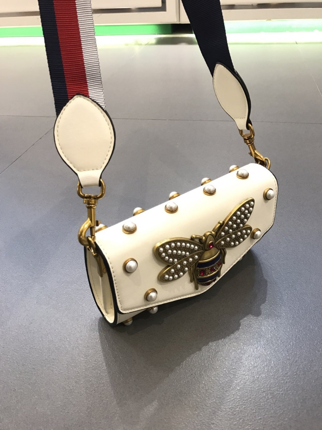 New Natural Cowhide Bucks Cross Clutch Mini Back S