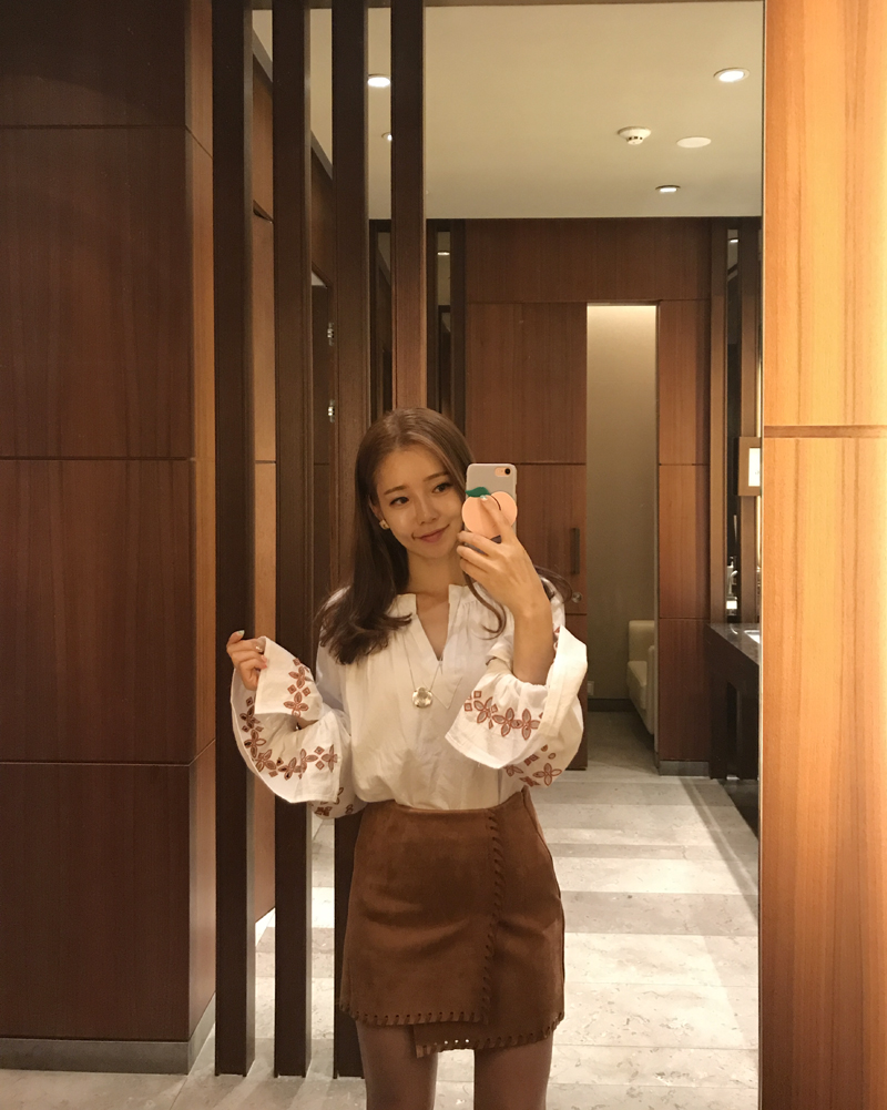 NEW FASHION LADY GIRL Blouse Embroidered Ethnic Pu