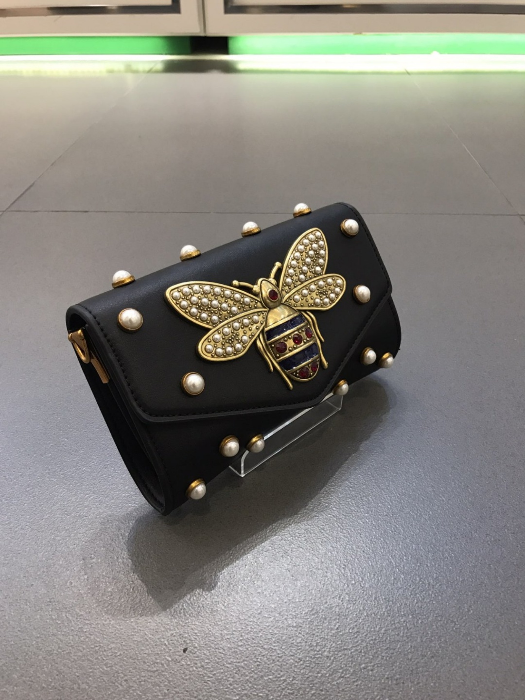 New Natural Cowhide Bucks Cross Clutch Mini Back S