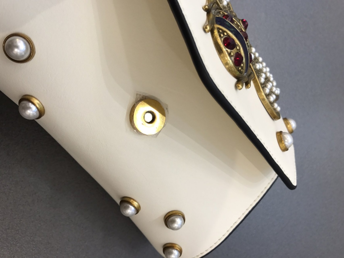 New Natural Cowhide Bucks Cross Clutch Mini Back S