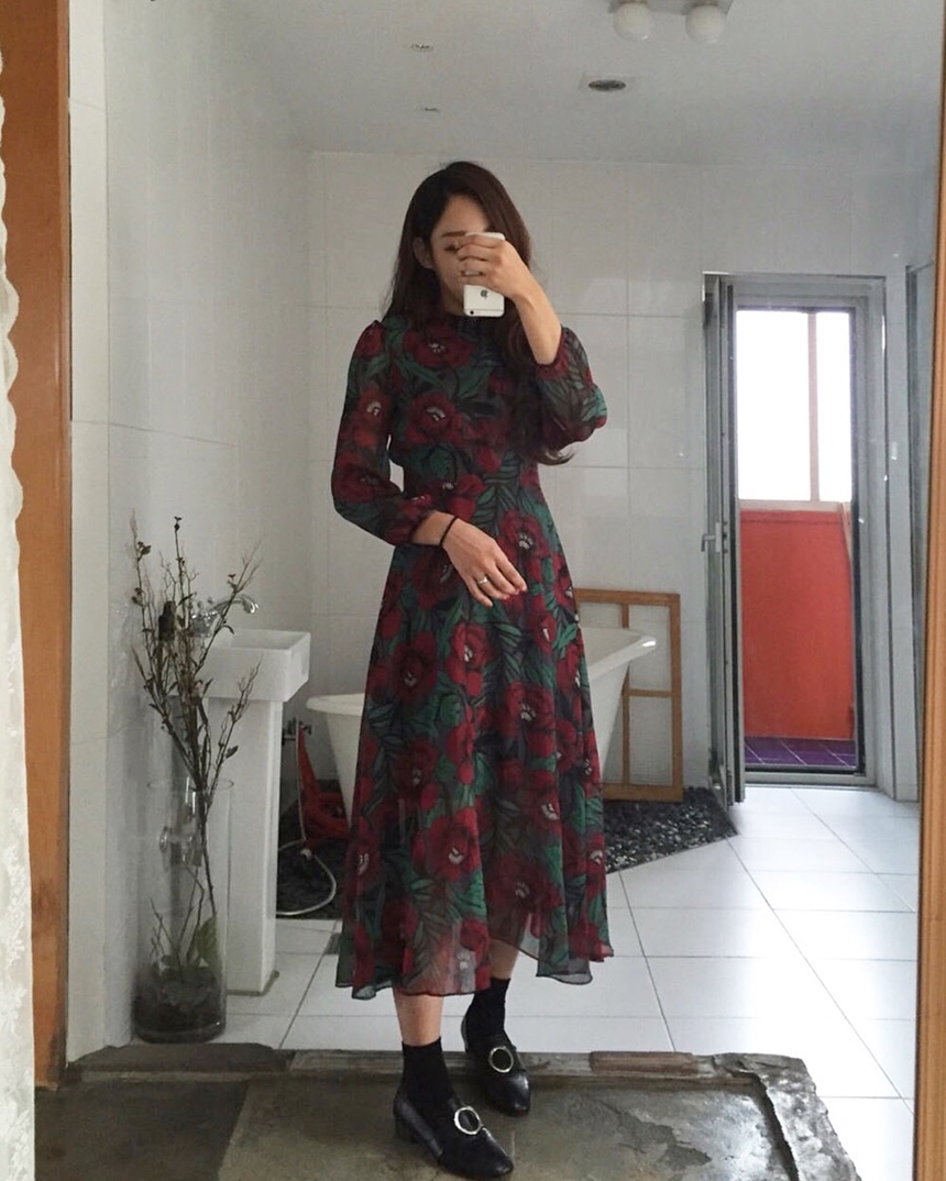 Chiffon dress burgundy chrysanthemum pattern china