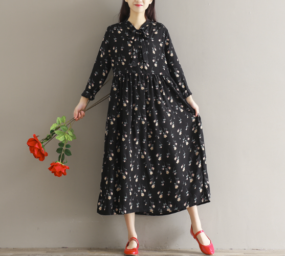 New Women Dress With a goblet of flowers and a nec