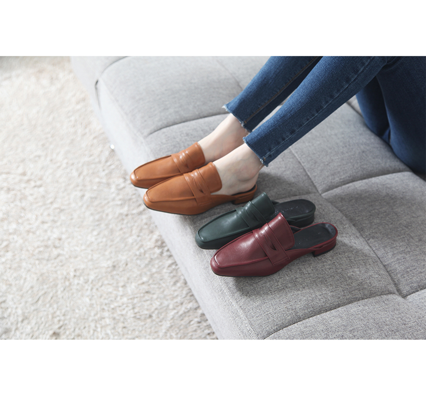 New Classic Middle Hill Female Penny Blower Domest