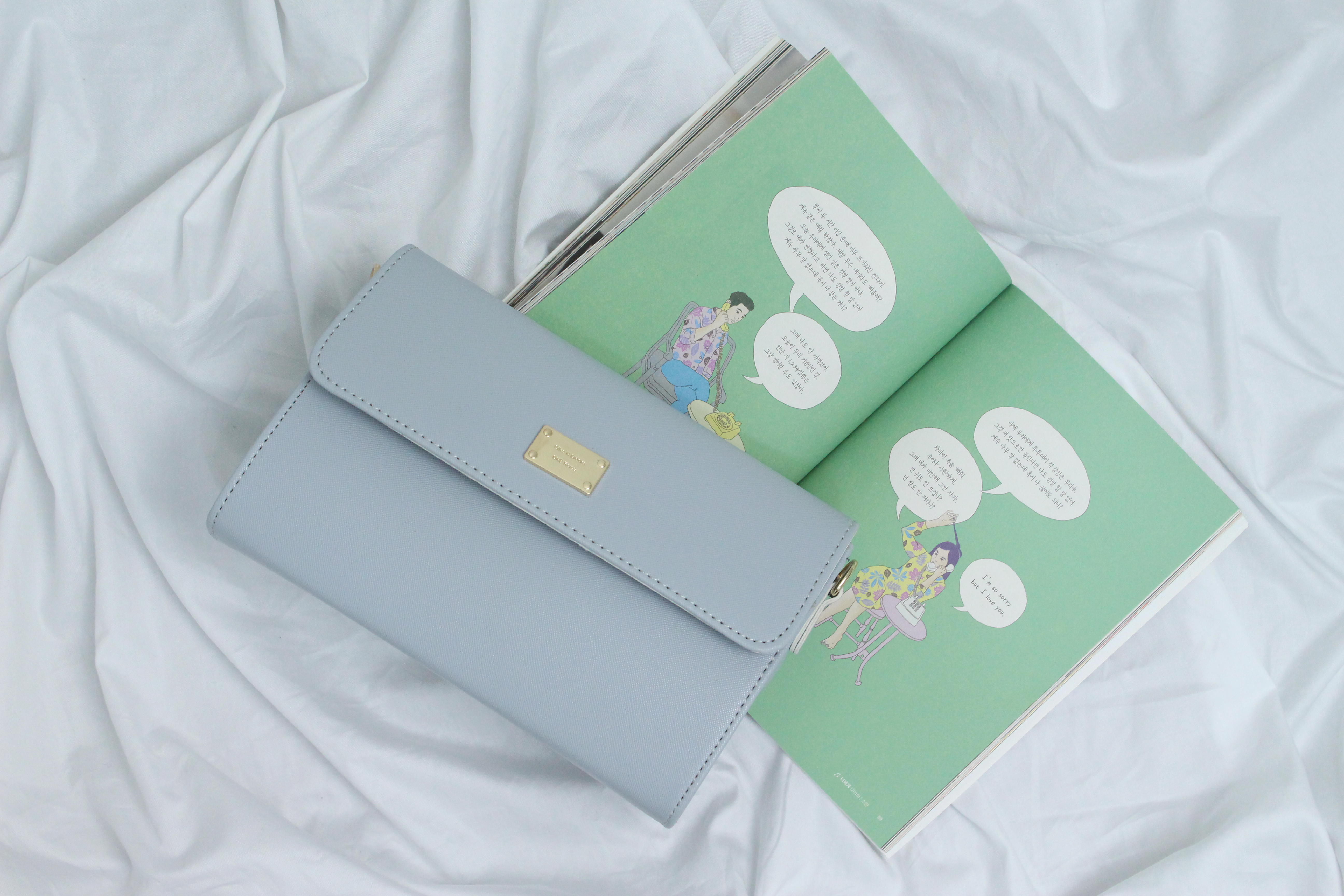 New Mini Cross Back Sophia Women in their 20s I wa