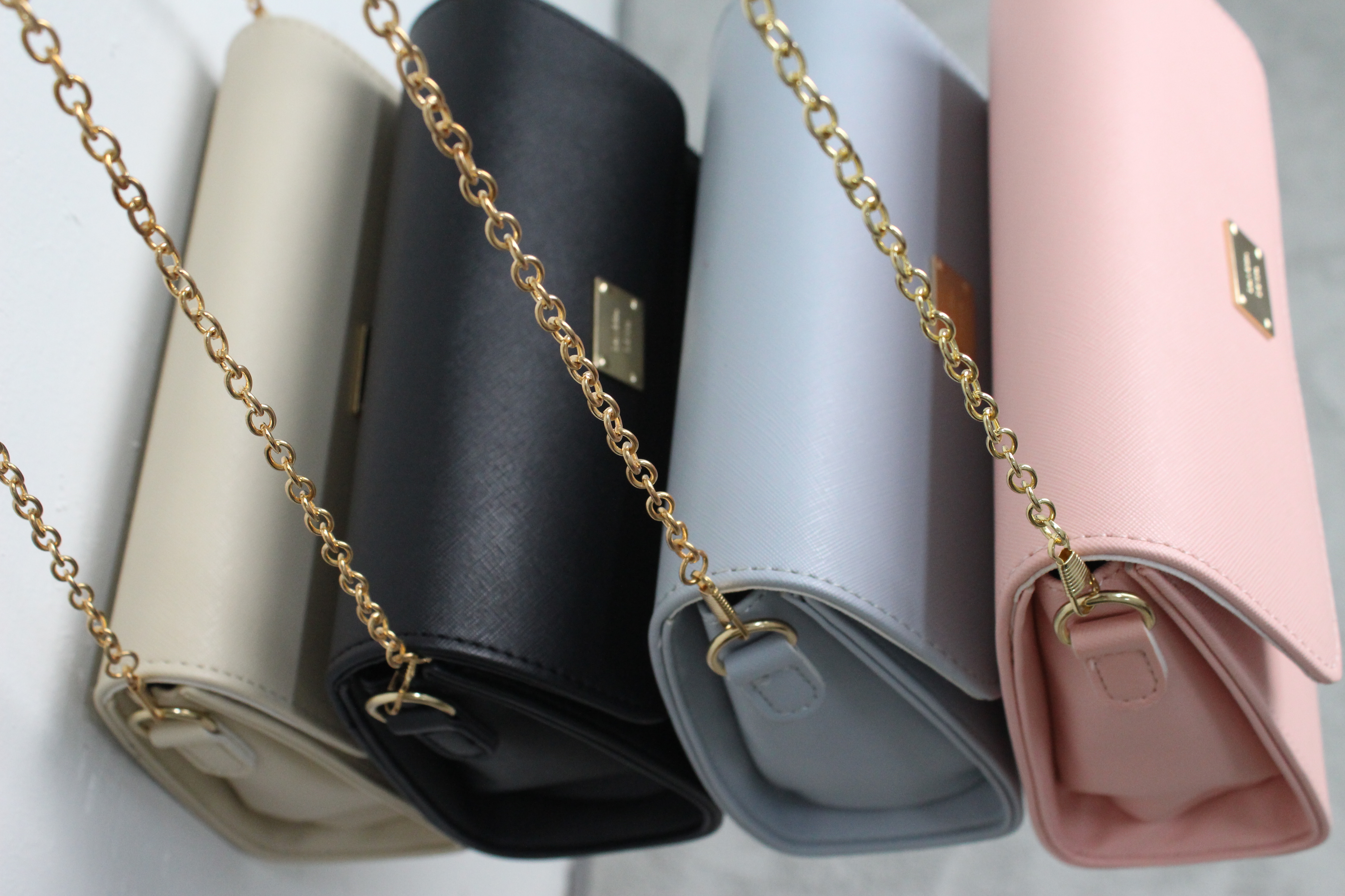 New Mini Cross Back Sophia Women in their 20s I wa