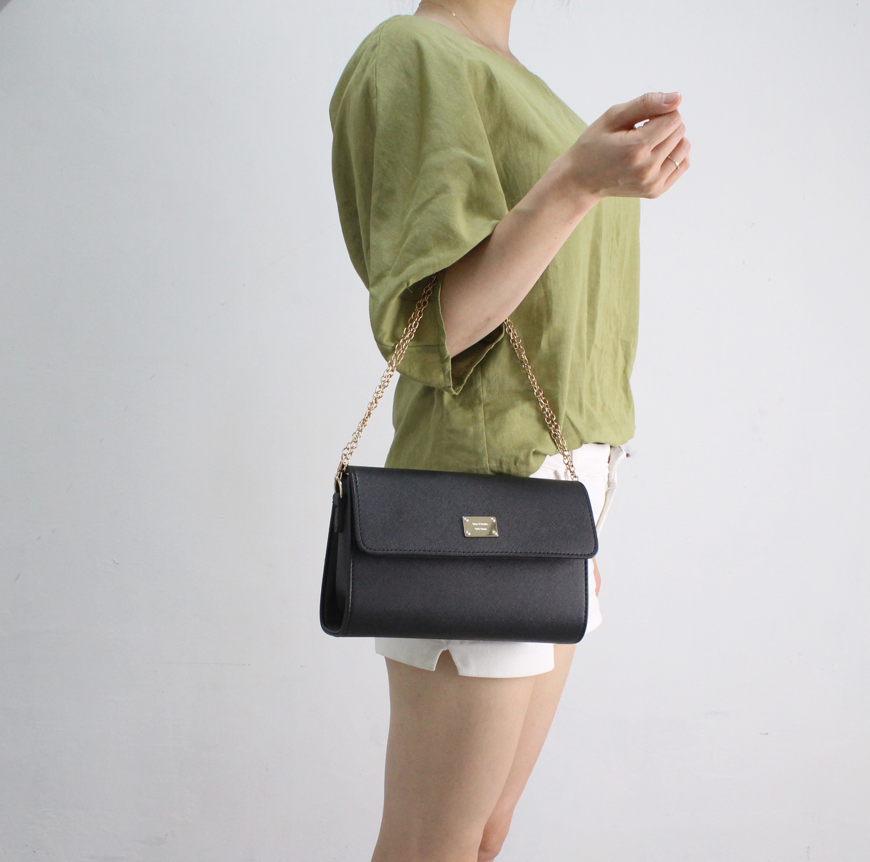 New Mini Cross Back Sophia Women in their 20s I wa