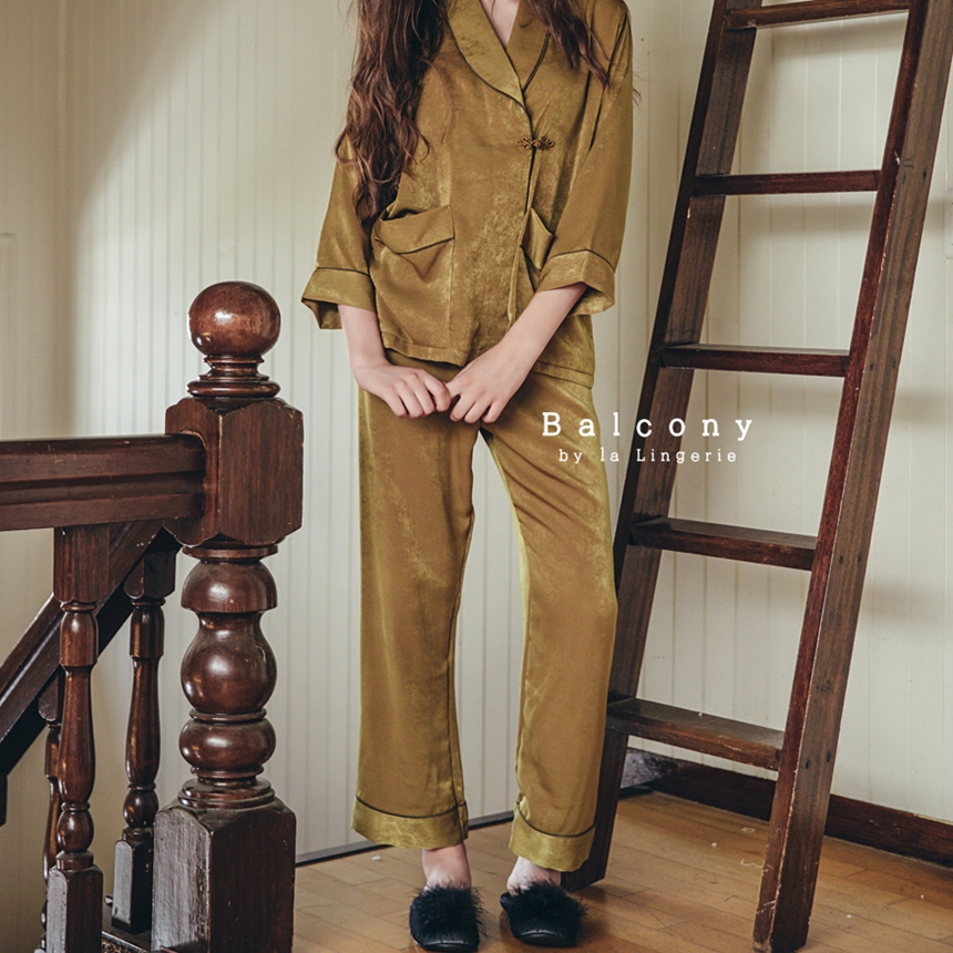 New modern style cheongsam knot couple pajamas paj