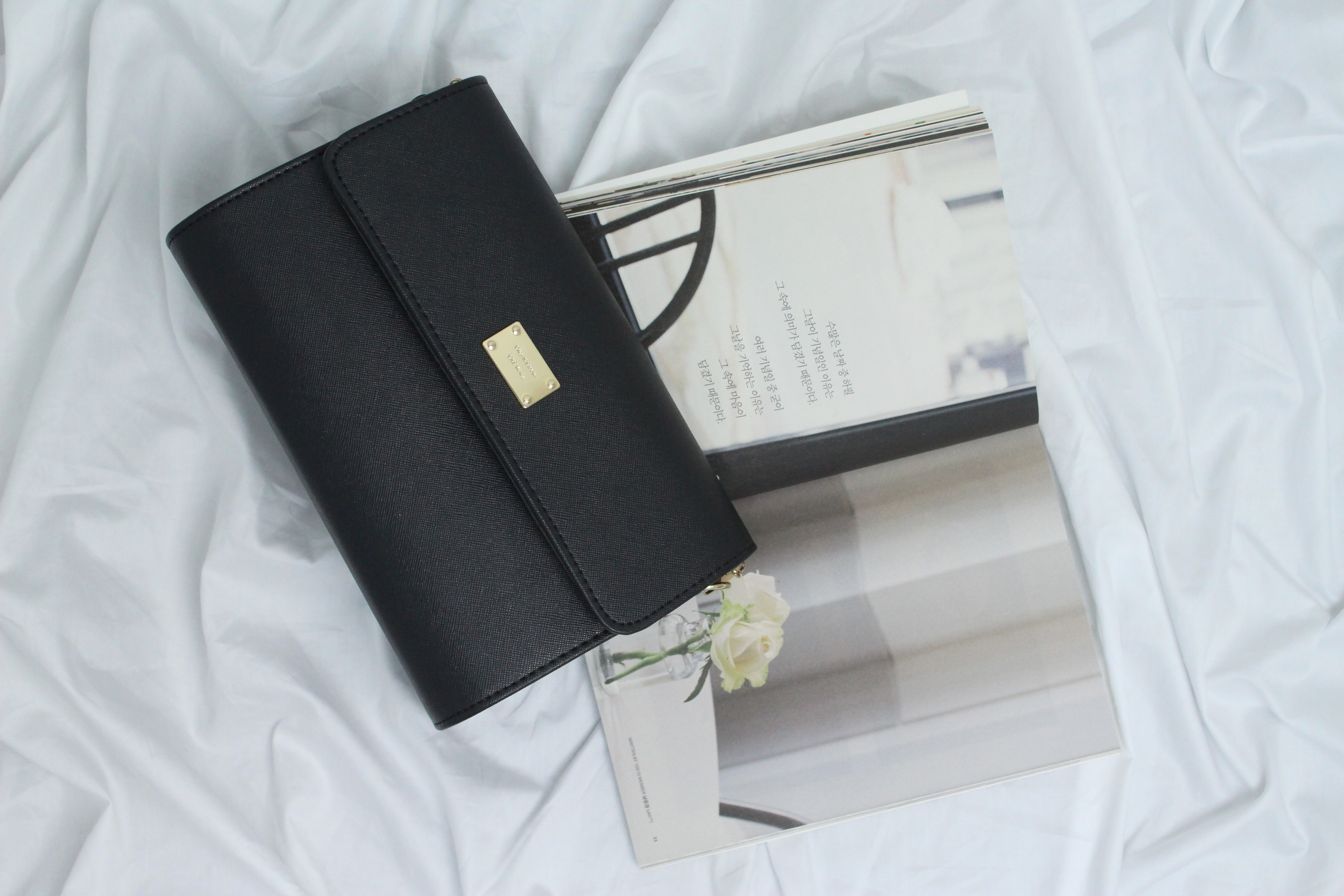 New Mini Cross Back Sophia Women in their 20s I wa