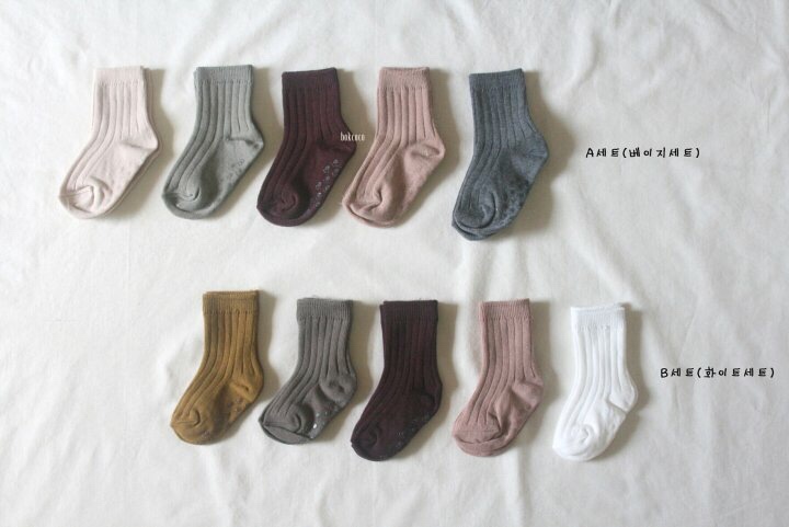 Children wearing baby clothes Baby child Junior elementary school student couple blessing. Daily Goliage socks 5 piece set