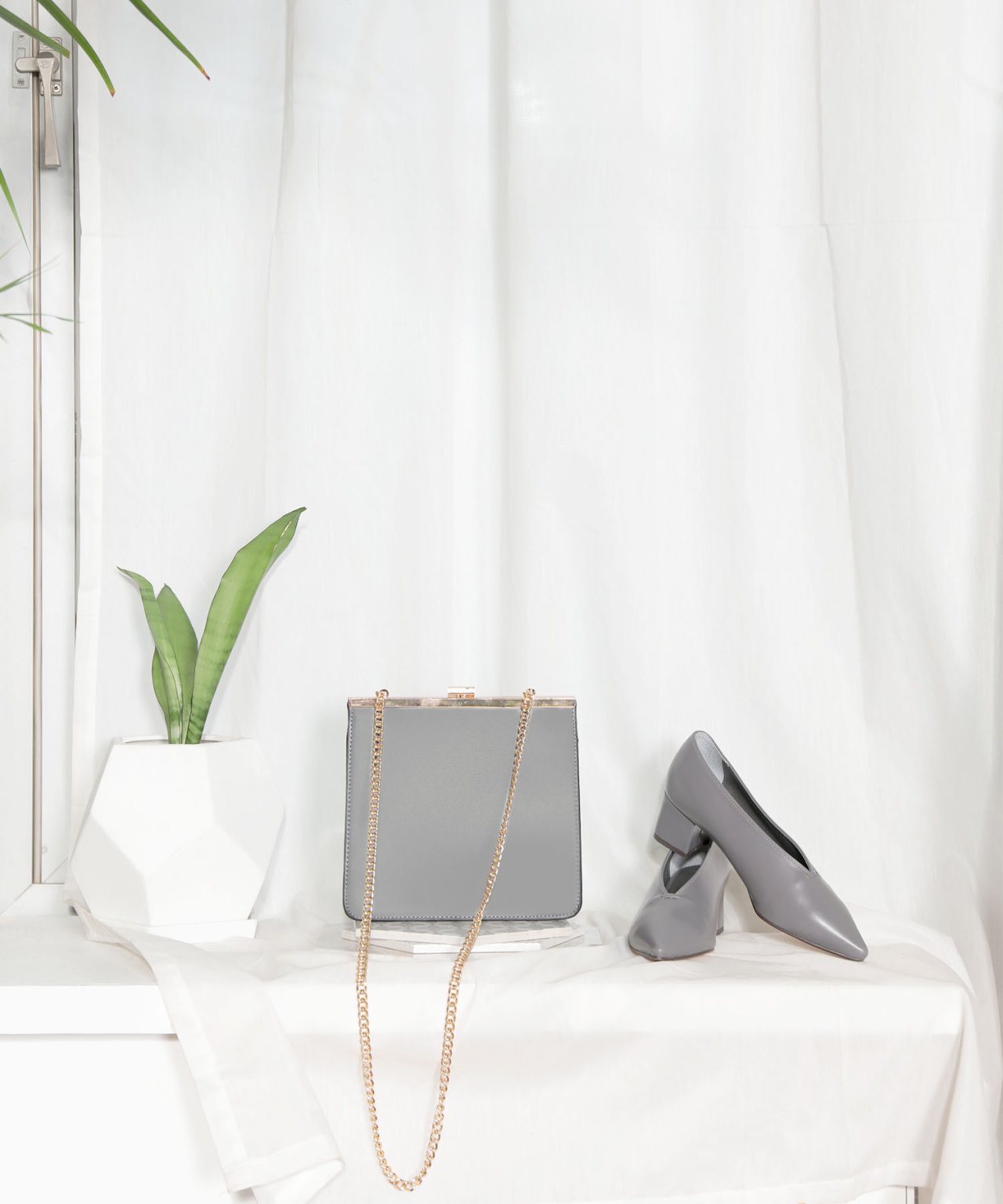 New Gold Mini Cross Back Women Square Gold Hand Ha