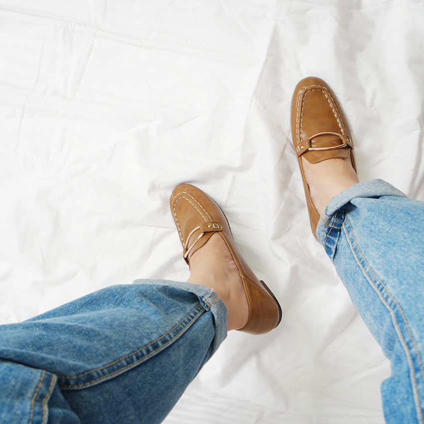 New Awesome Classic Wide Ring Stitch Loafers Women