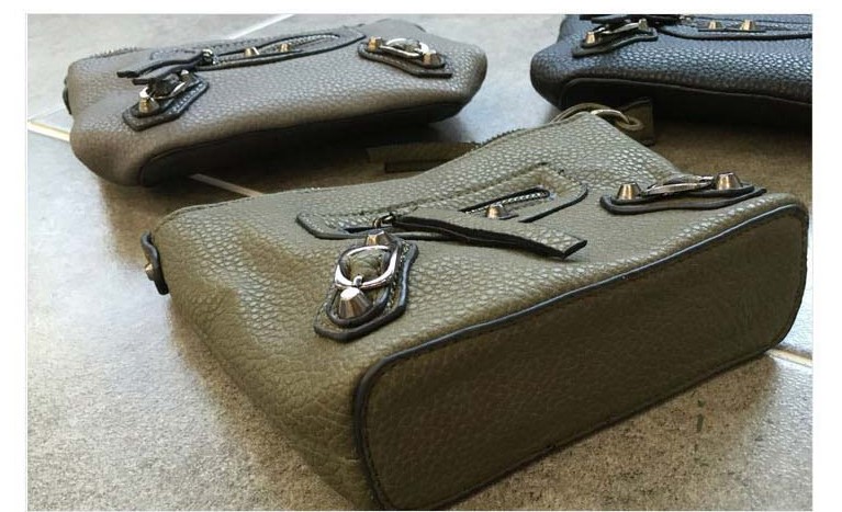 New motor mini cross back mood Retro casual coordi