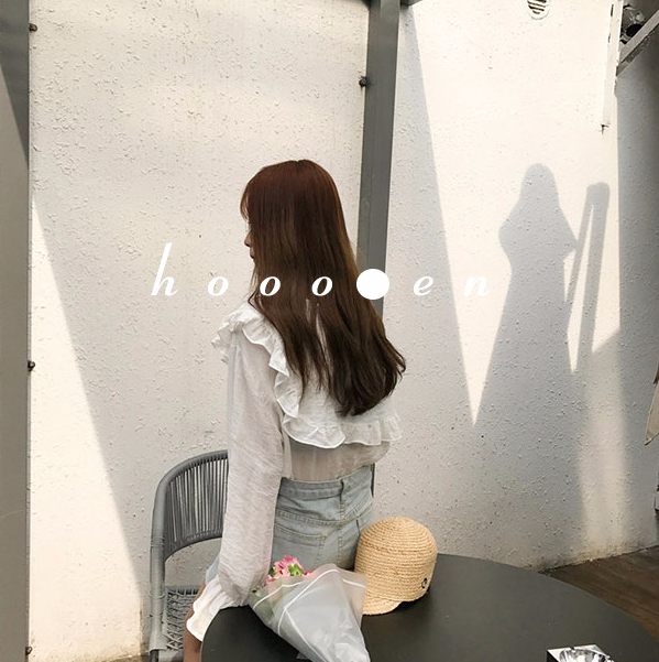 Women Blouses Sleeveless ruffle black white check 