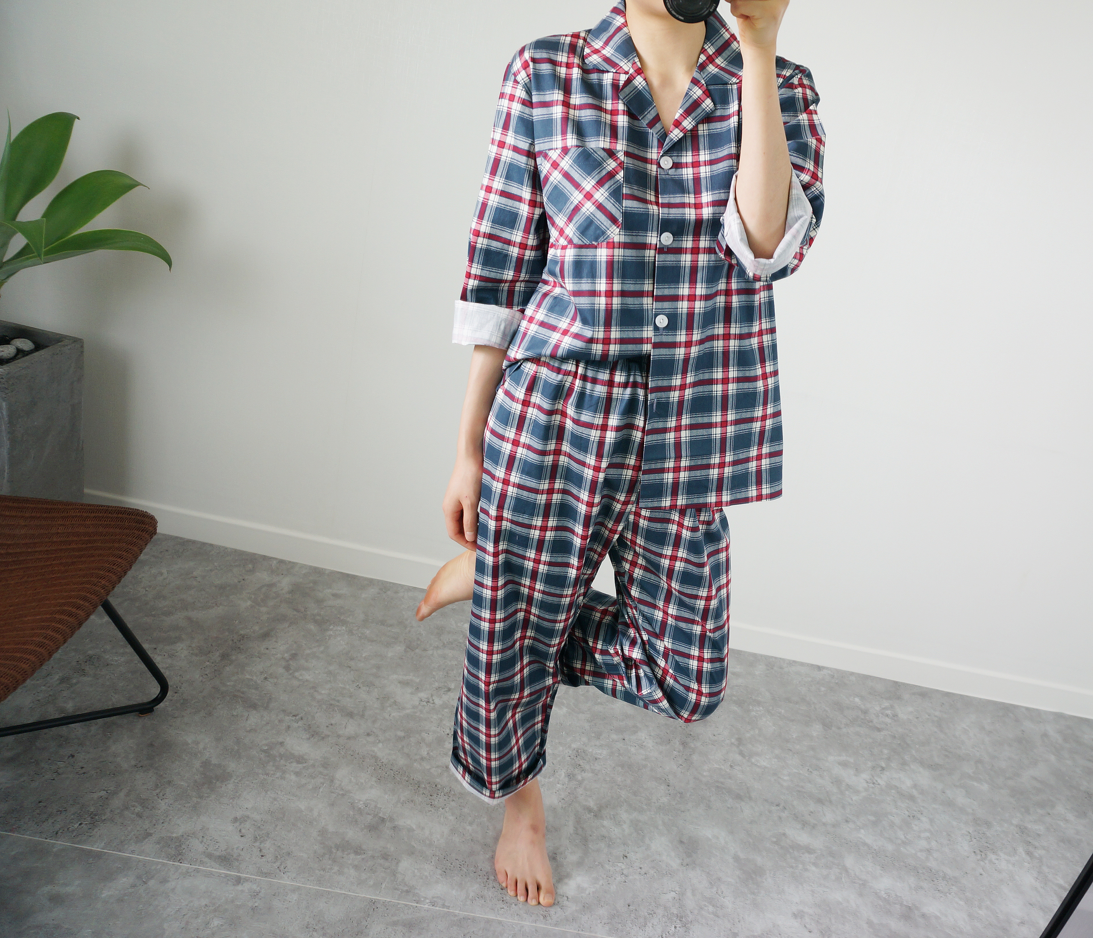 New Luxurious Couple Long Sleeved Check Pajamas Pa