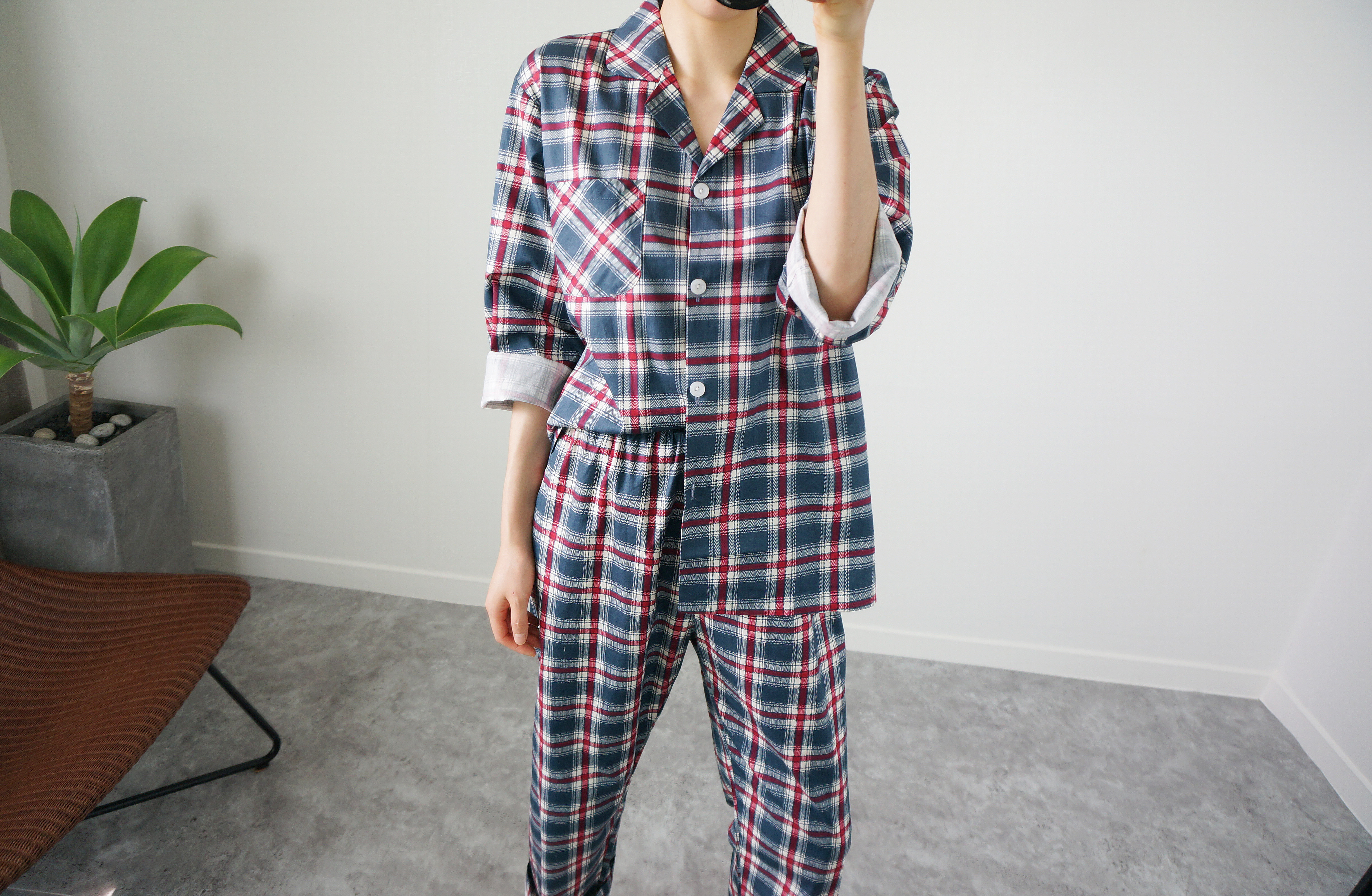 New Luxurious Couple Long Sleeved Check Pajamas Pa