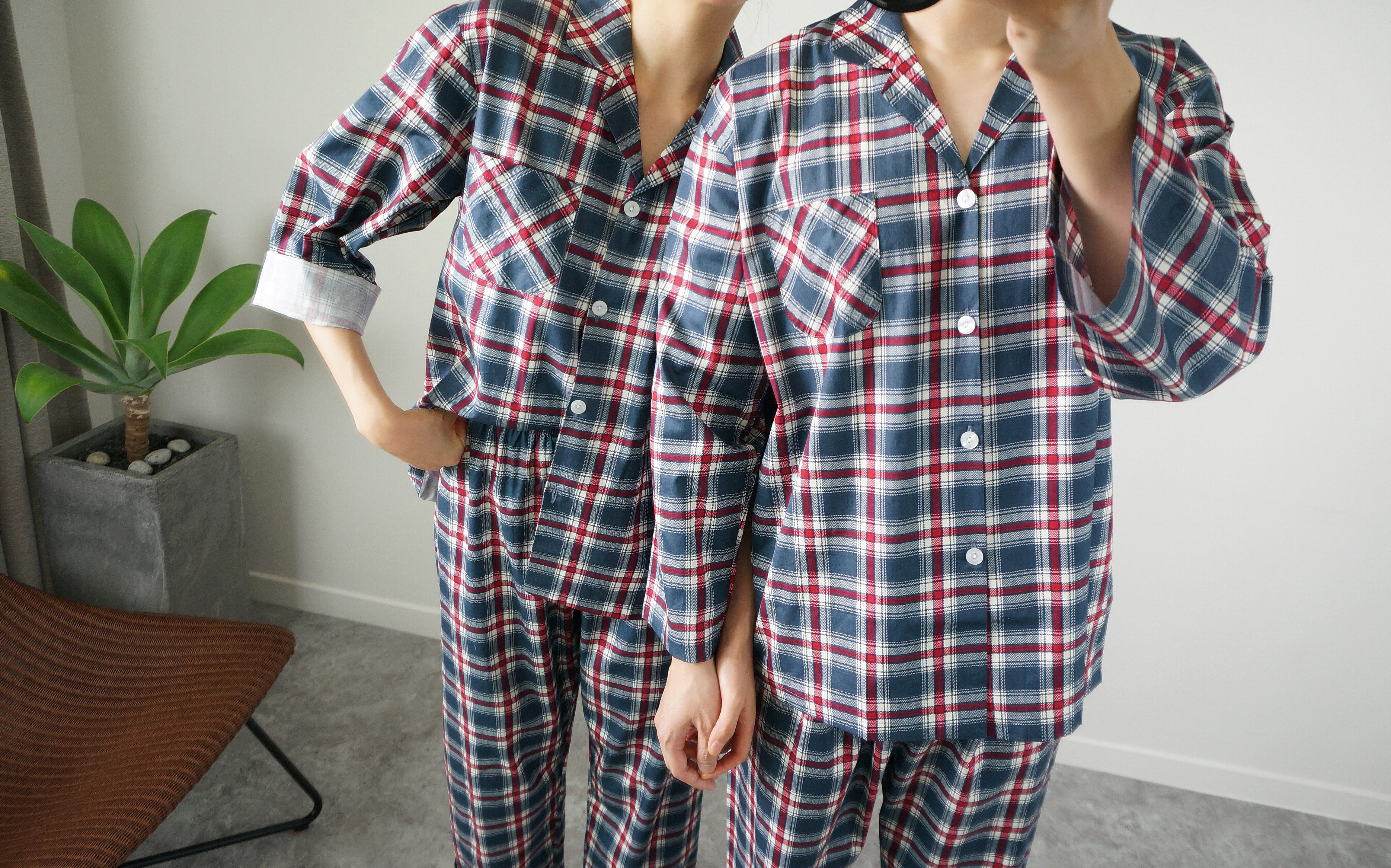 New Luxurious Couple Long Sleeved Check Pajamas Pa