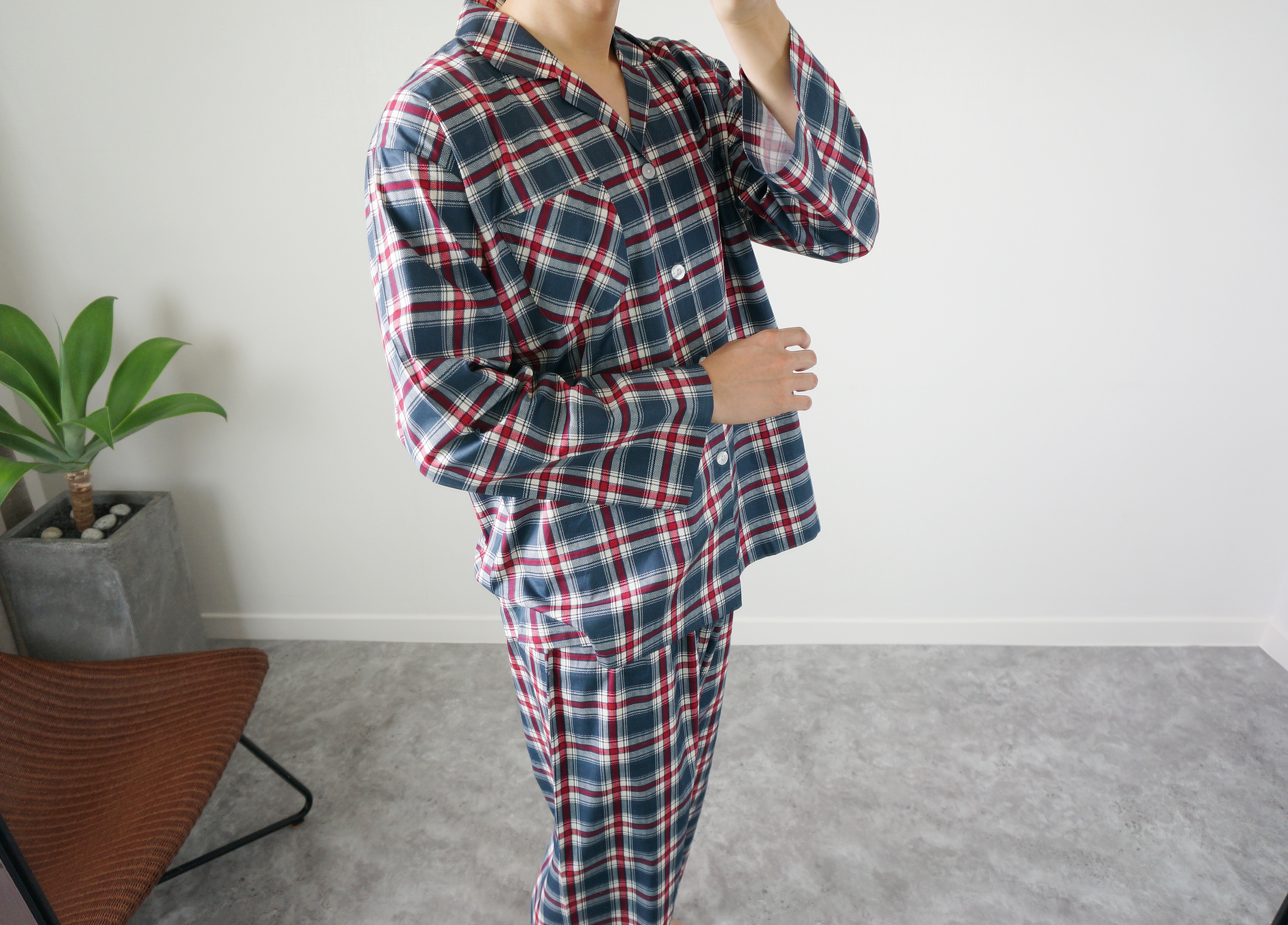 New Luxurious Couple Long Sleeved Check Pajamas Pa