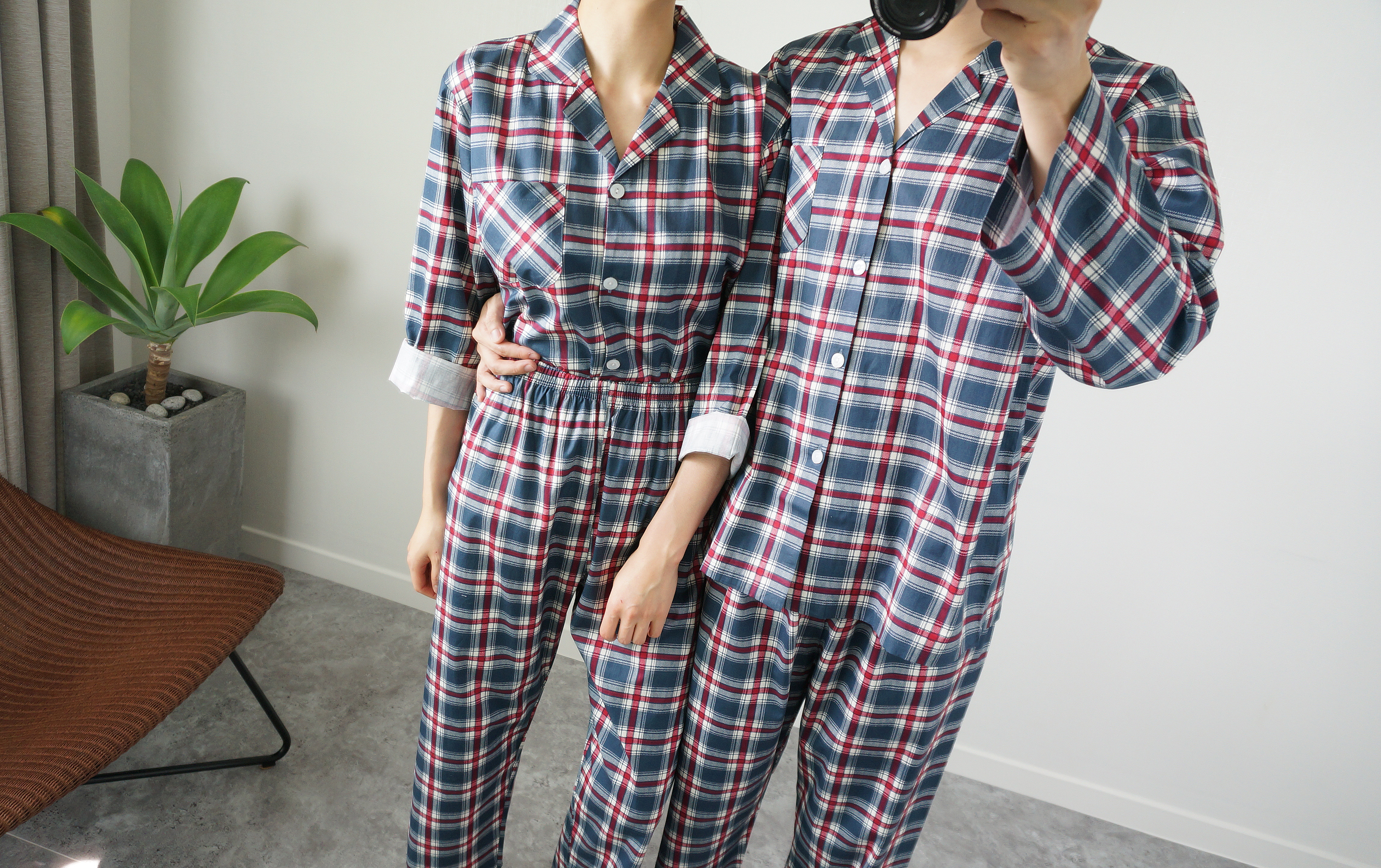 New Luxurious Couple Long Sleeved Check Pajamas Pa