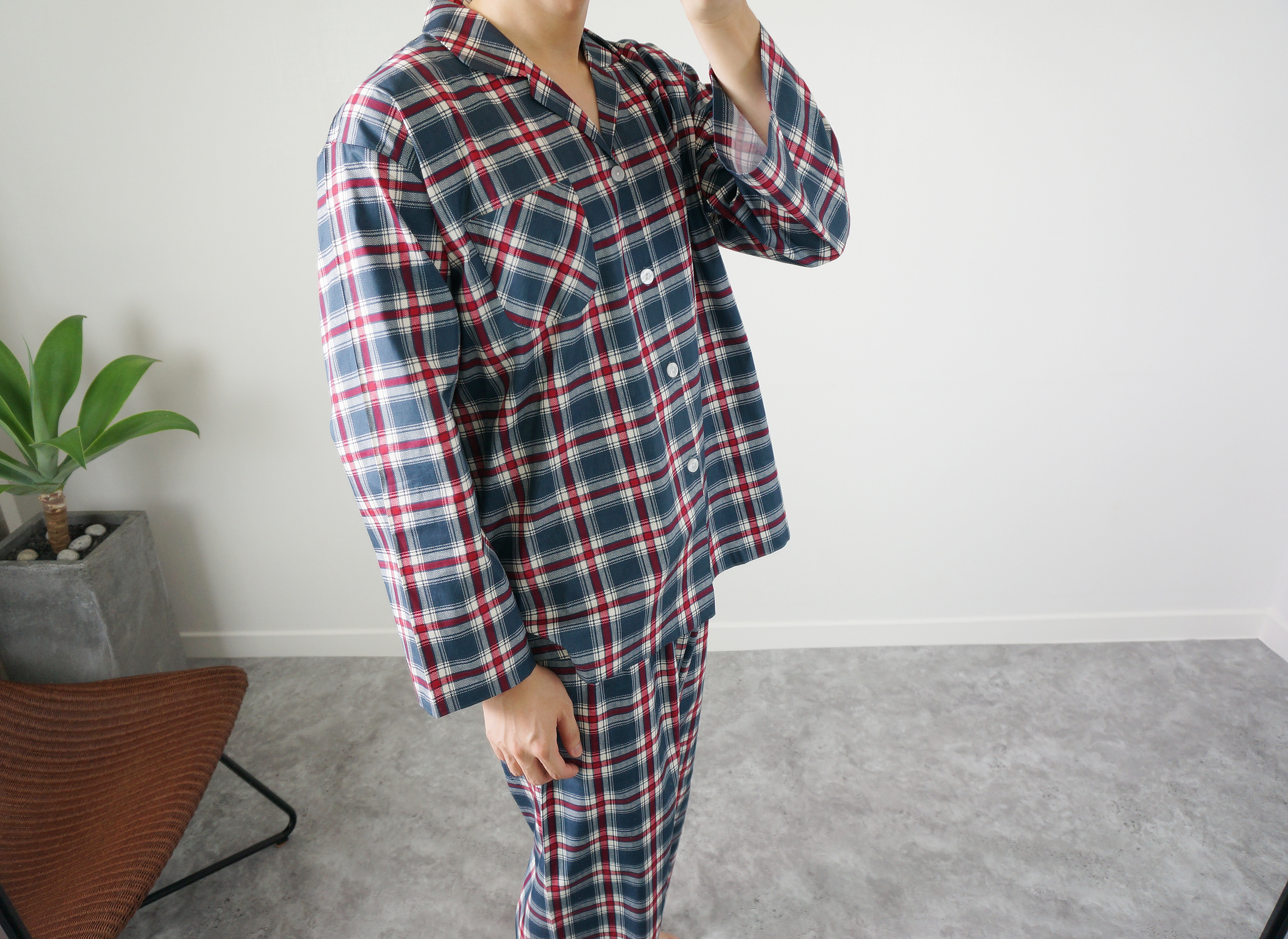 New Luxurious Couple Long Sleeved Check Pajamas Pa