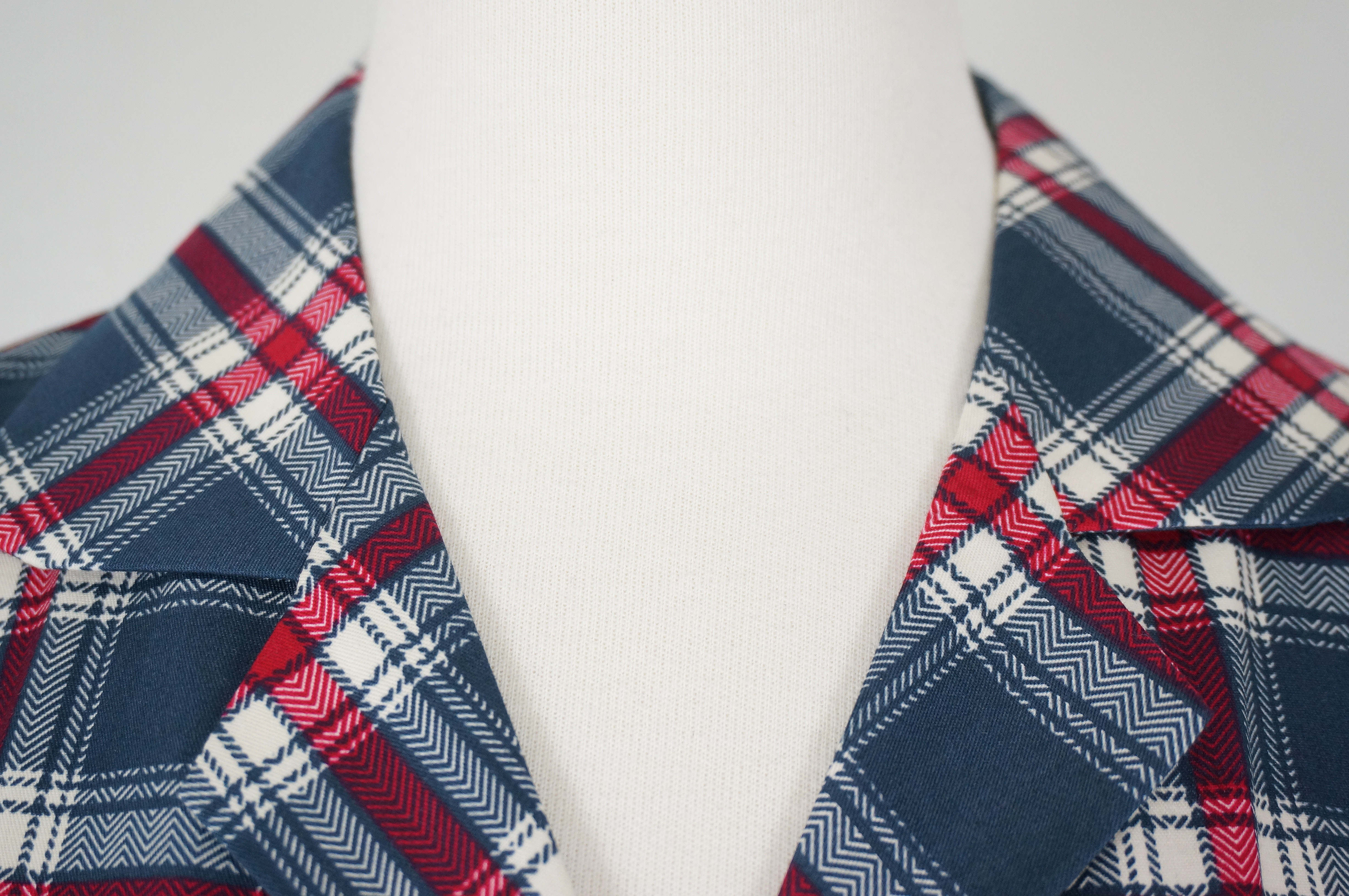 New Luxurious Couple Long Sleeved Check Pajamas Pa