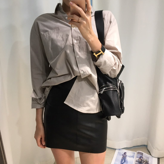 Leather mini skirt Beige leather Looks like a woma