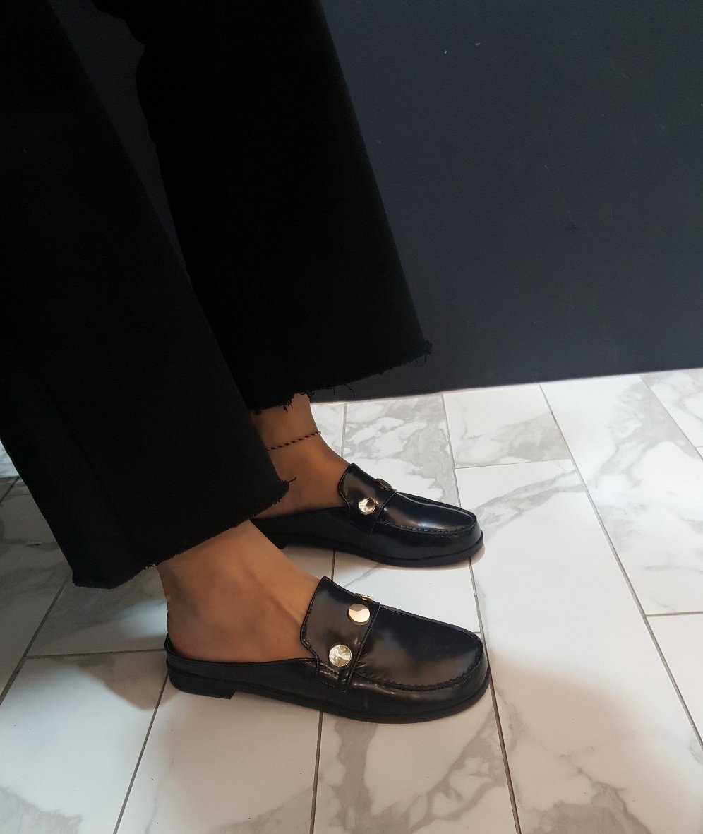 New Miyamiyu Round Nose Black Blouse Black Romanti