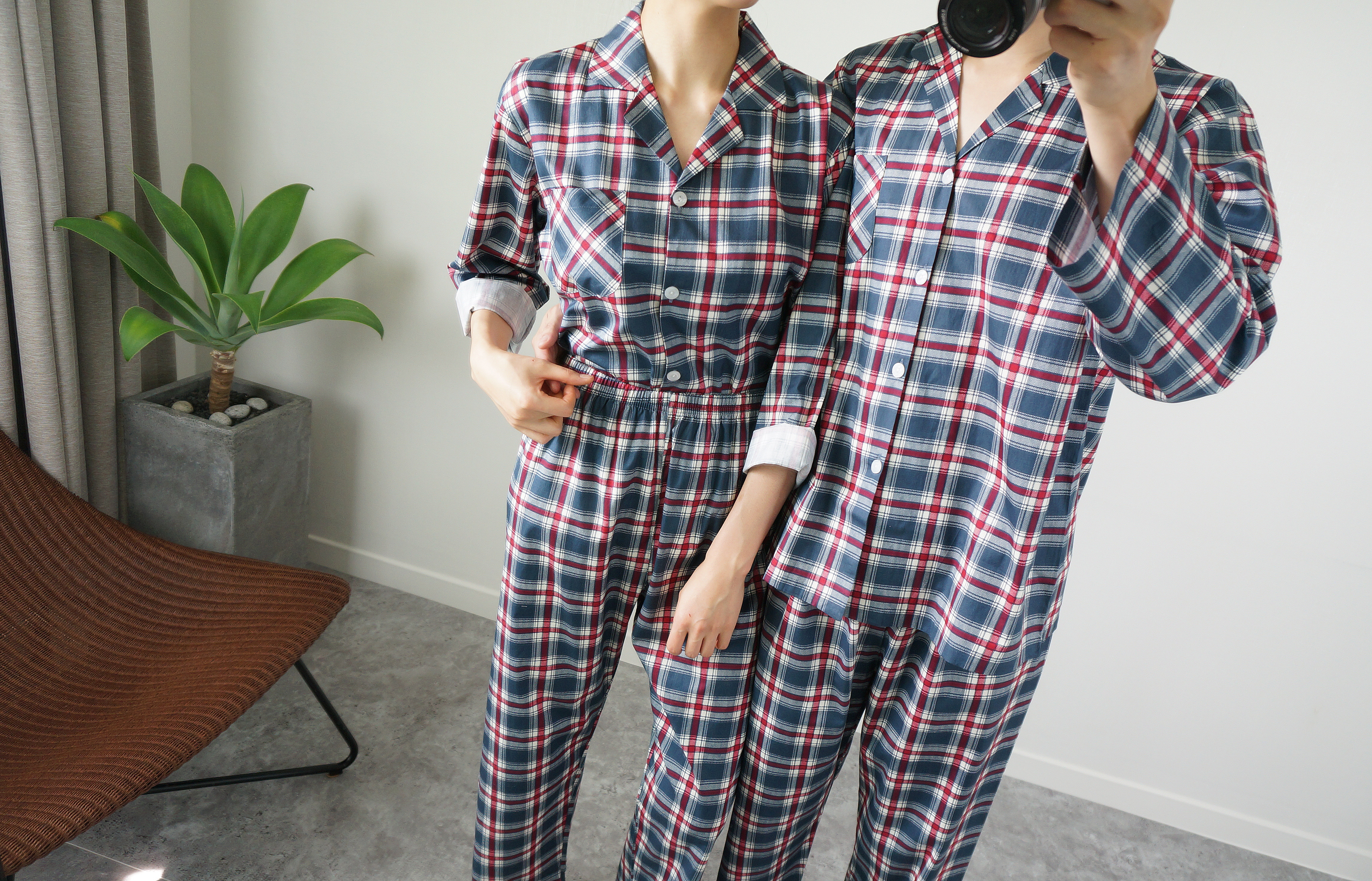New Luxurious Couple Long Sleeved Check Pajamas Pa