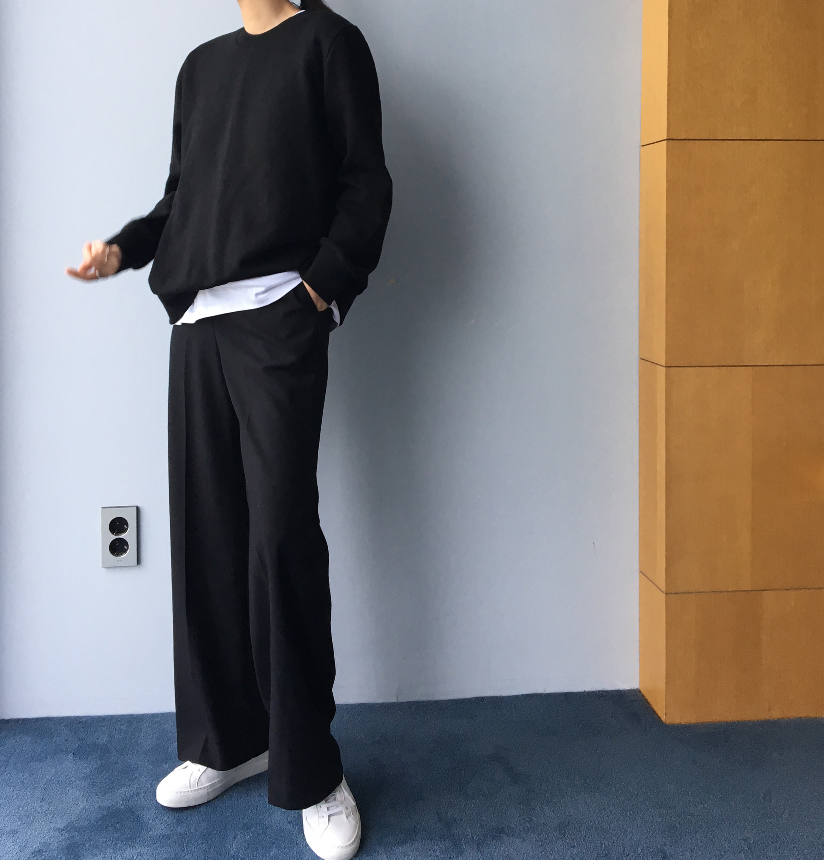 Slit Man-to-man T-shirt