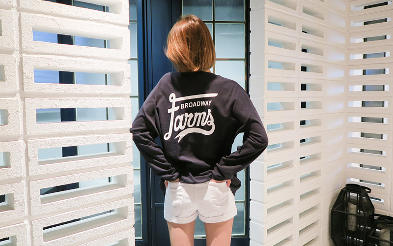 Park Si-han Ruz-pit Big Lettering Man-to-man Box t