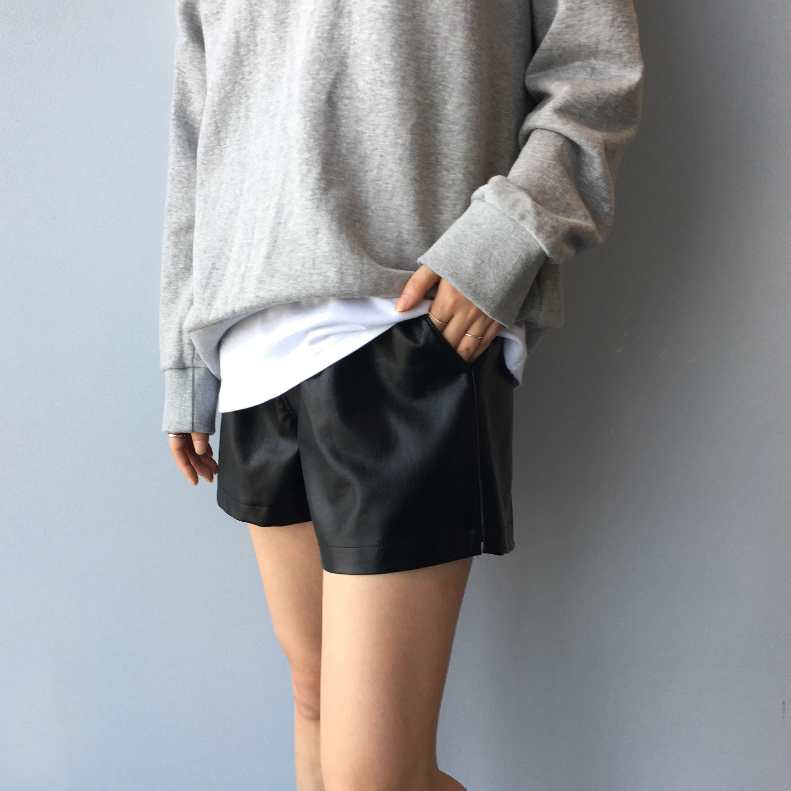 Slit Man-to-man T-shirt