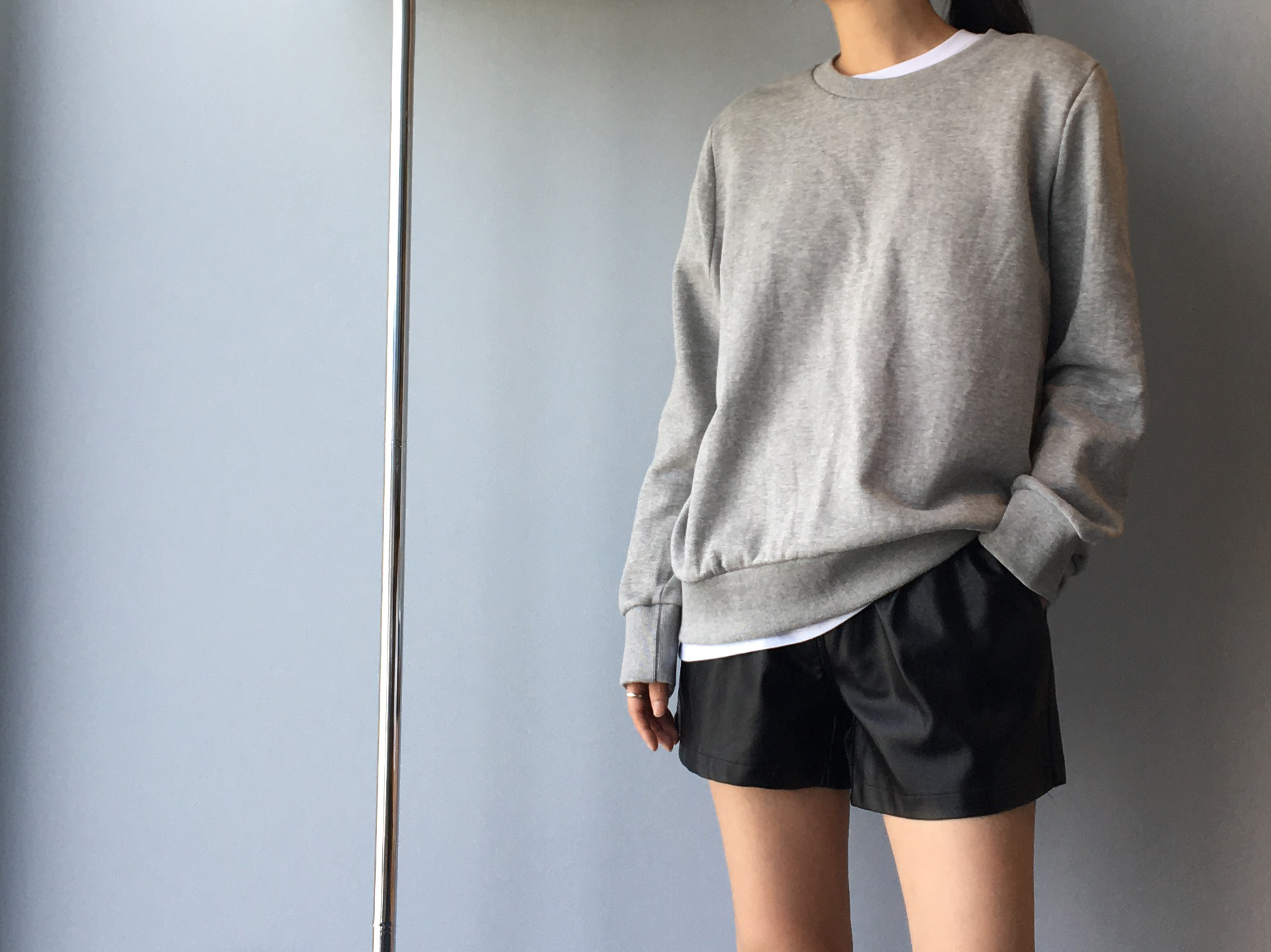 Slit Man-to-man T-shirt