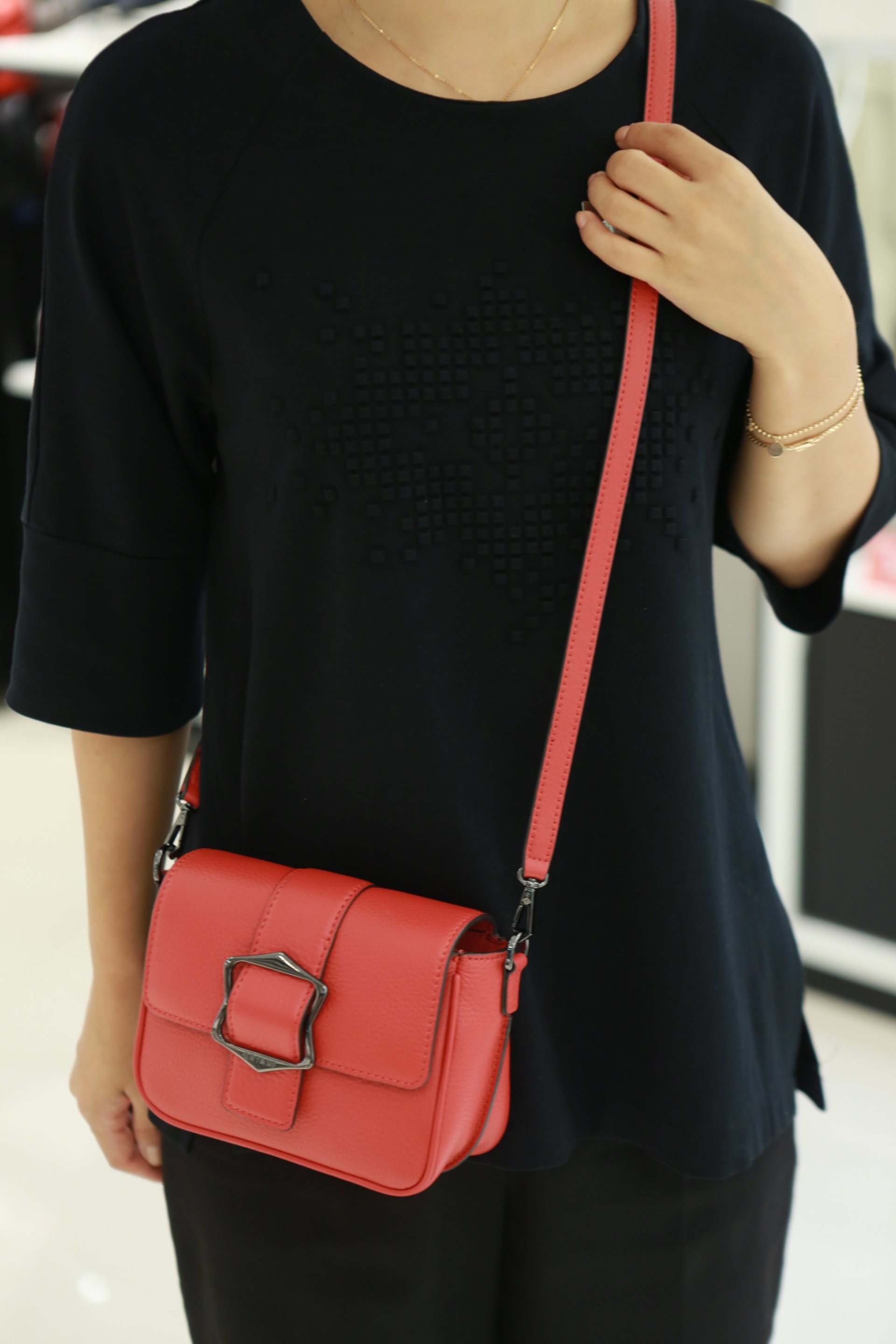 New Oyani Jerome mini flap cross back lava red O7F