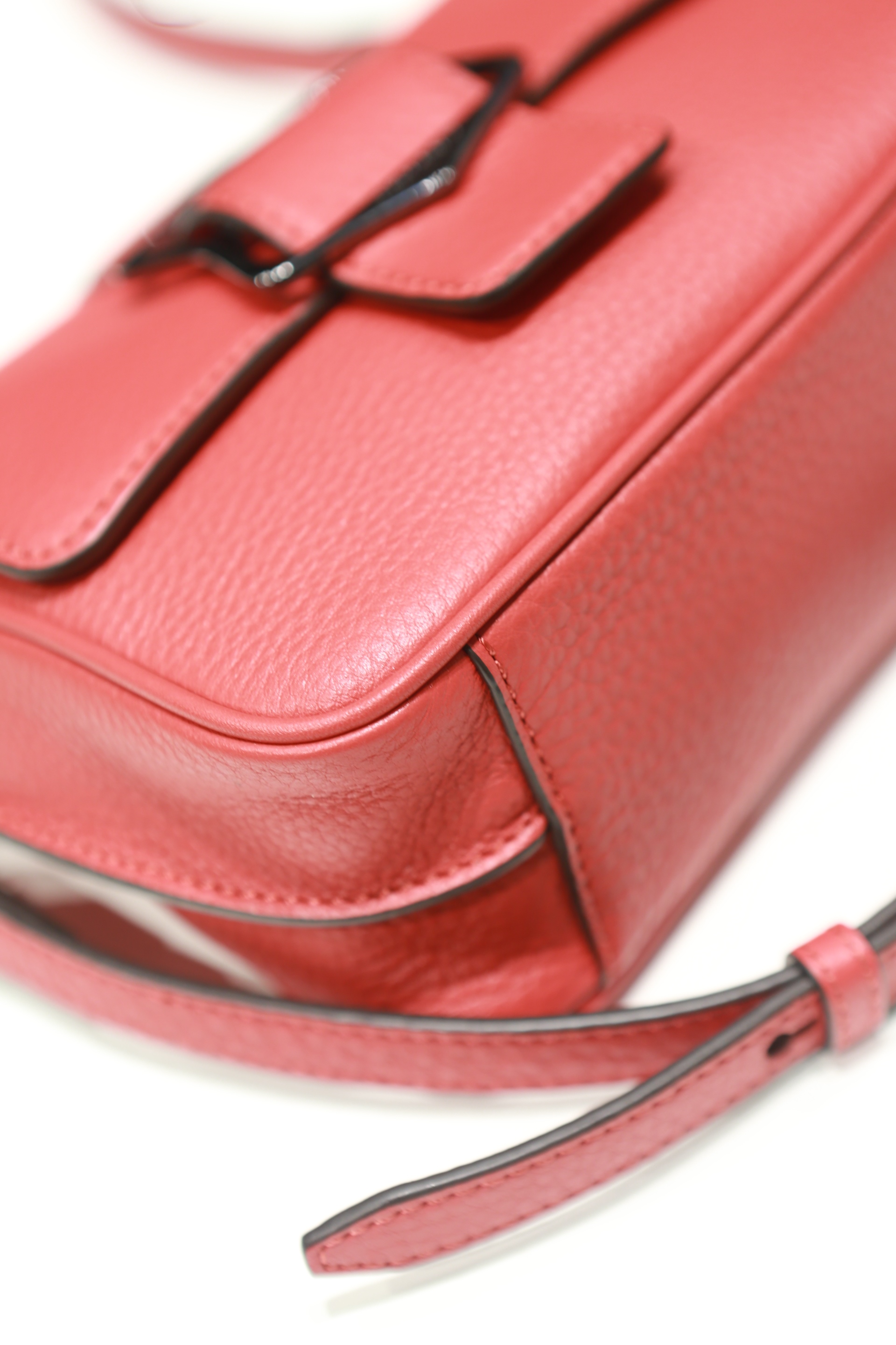 New Oyani Jerome mini flap cross back lava red O7F