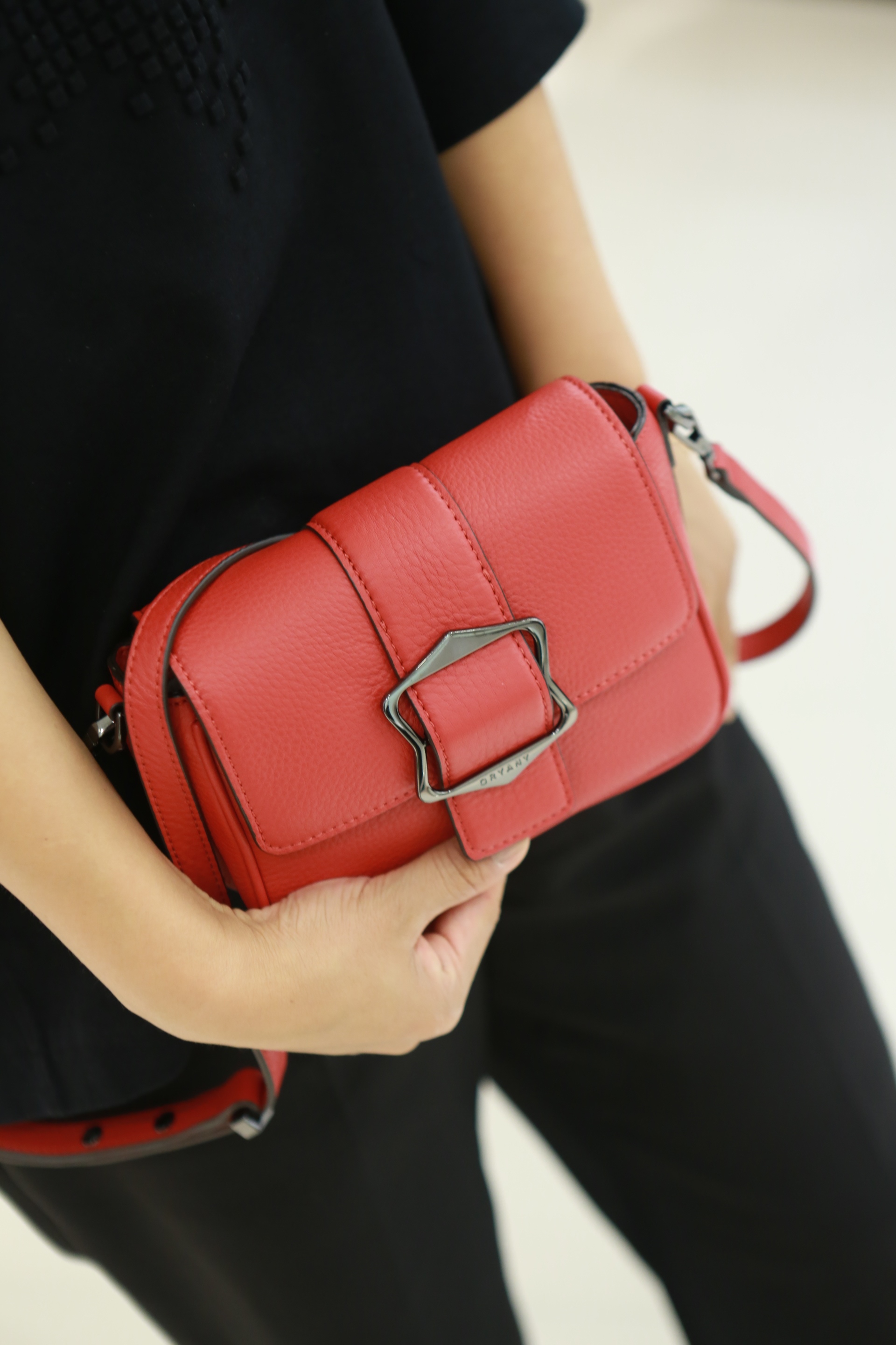 New Oyani Jerome mini flap cross back lava red O7F