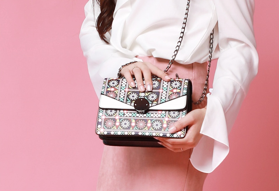 New CLOI Arris orris point pattern mini cross back