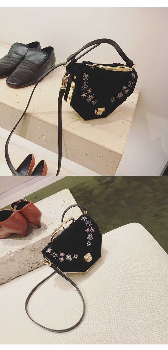 New Belly Embroidery Velvet Mini Tote Bag Black Gr